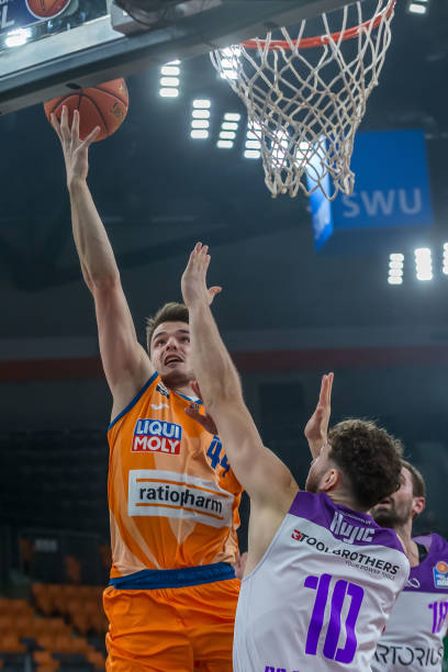 赛中多次出 赛中多次出